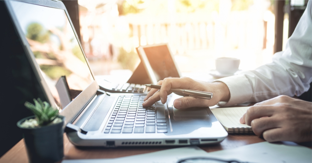 What's the difference between a Chromebook and a laptop